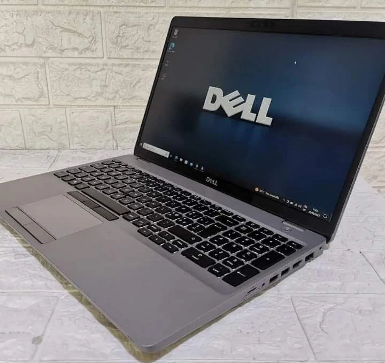 DELL XPS 75904k touchلابتوب