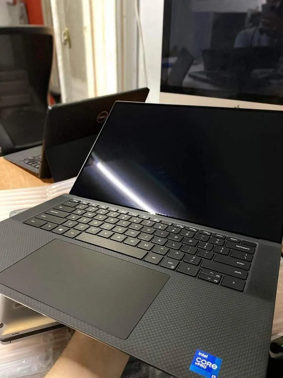 لابتوب Dell XPS 15/17 – أداء قوي وتصميم فاخر