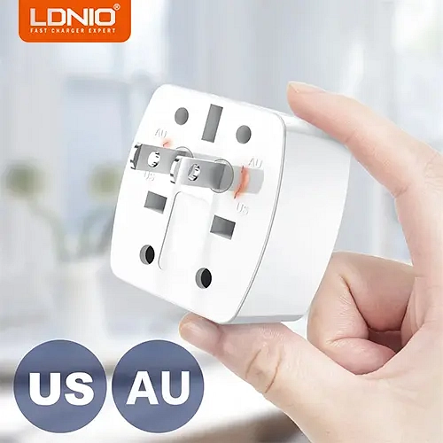 ​محول سفر عالمي (Universal travel adapter).