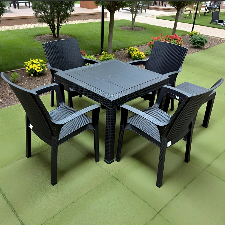 🌿 طقم جلسة خارجية بلاستيك – طاولة مربعة + 4 كراسي منسوجة