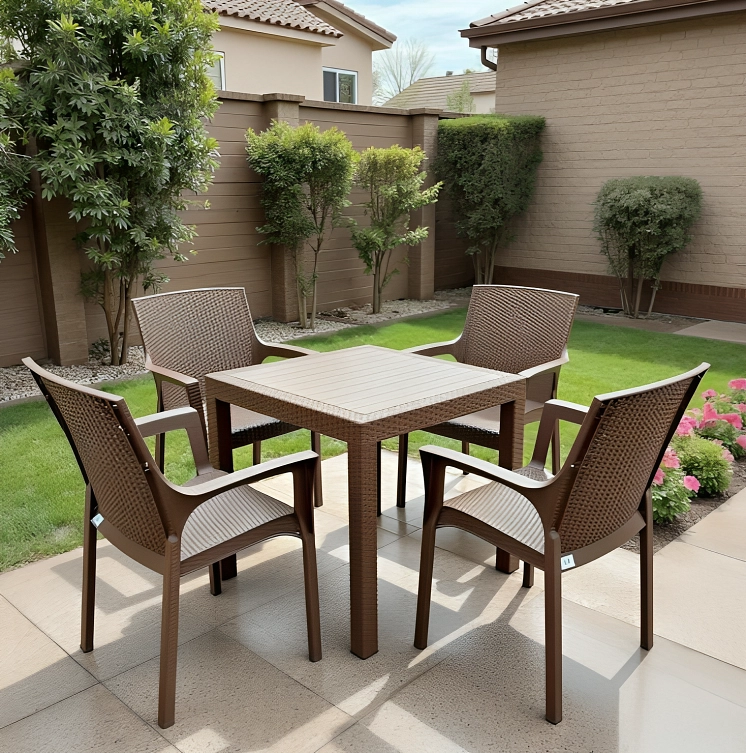 🌿 طقم جلسة خارجية بلاستيك – طاولة مربعة + 4 كراسي منسوجة