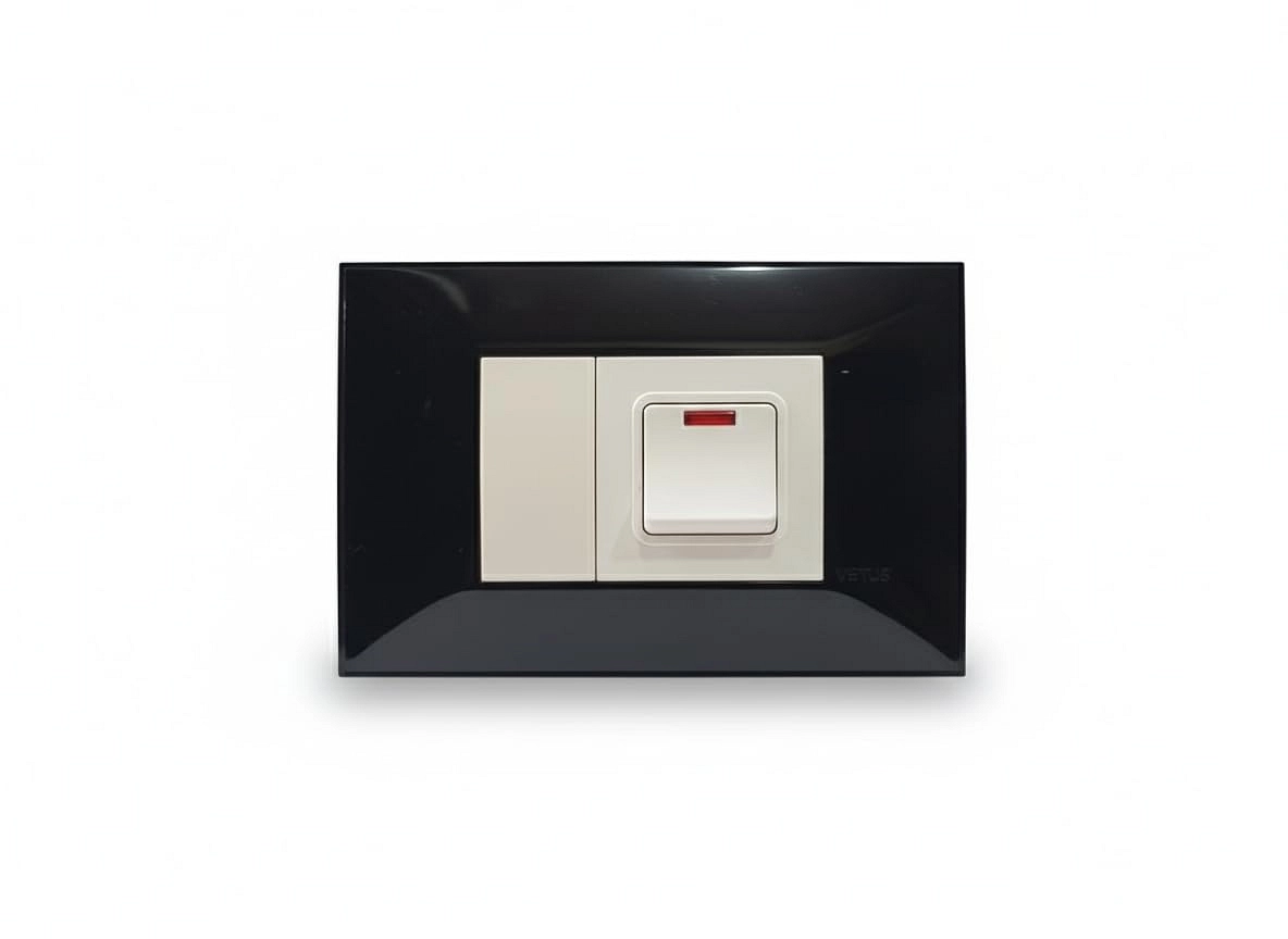 مفتاح كهربائي فينوس، ٣٢ أمبير، ٢٥٠ فولت، مناسب للتكيف و ماتورة مايه وسخان وللاحمال العالية (اطار اسود)