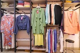 ملابس حريمى