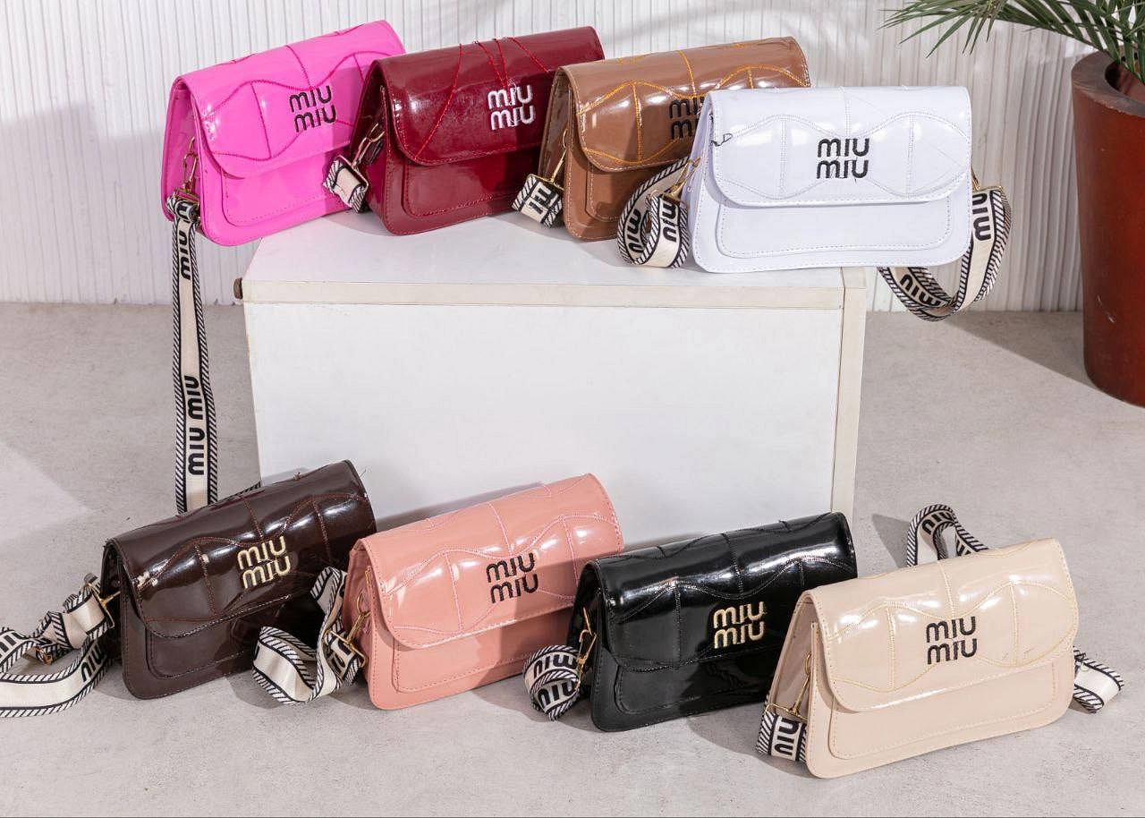 الشنطة ال ميو ميو