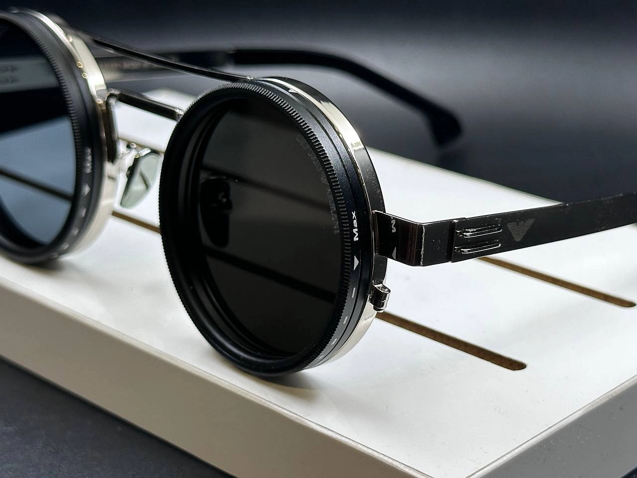 النظاره الترند  العدسه الي بتلف تفتح و تغمق الميرور