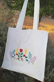 حقيبة قماش مطرزة يدويًا