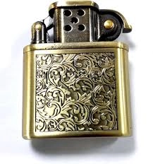 ولاعة نحاس قديمة