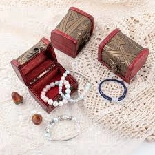 صندوق مجوهرات صغير عتيق