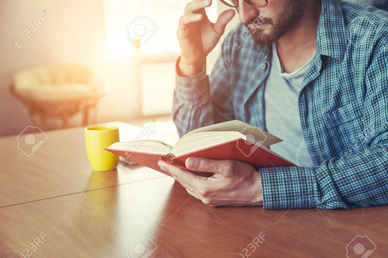 كيف تجعل القراءة عادة يومية؟