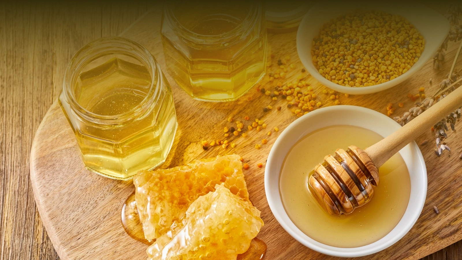 <p><strong>طبيعة نقية في كل معلقة عسل 🍯</strong></p><h3></h3><h3></h3><p></p>