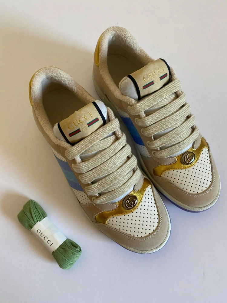 سنيكرز ملون