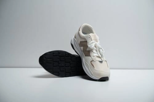 سنيكرز اقتصادي