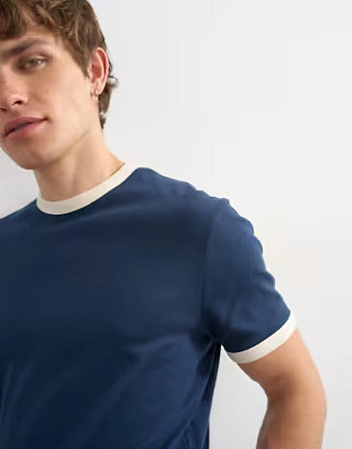 Choosing the Right Colors for Your Outfit