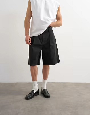 Topman twill bermuda short with pleats in black